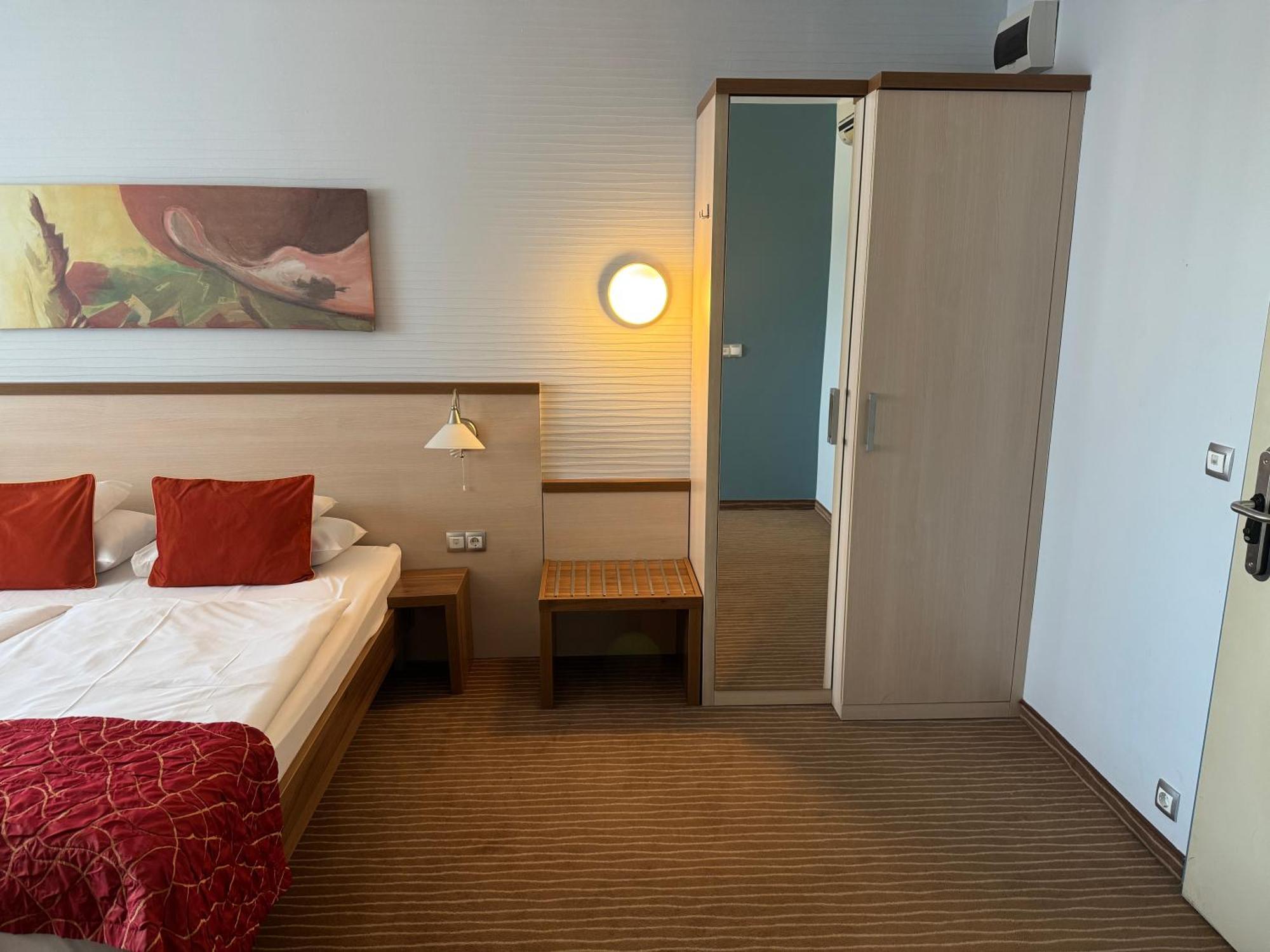 Hotel Famulus Γκιόρ Δωμάτιο φωτογραφία
